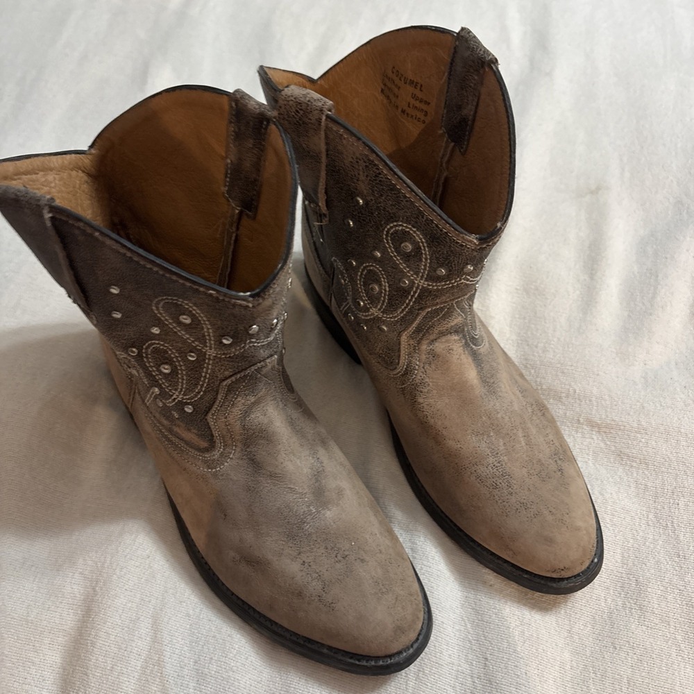 Miz Mooz Cozumel Womens 8 Western Boots Distressed Leather Studded Ankle Taupe